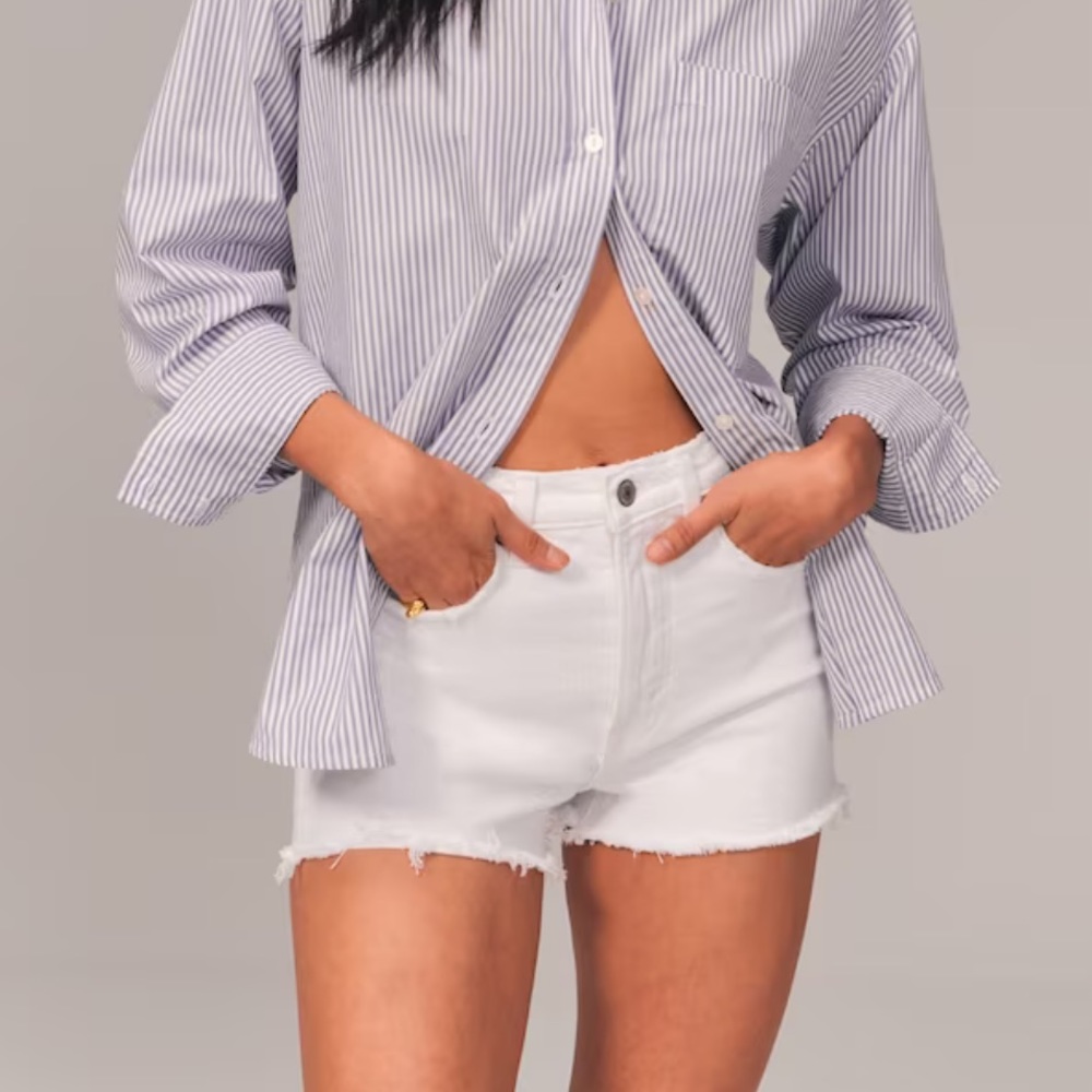 Abercrombie & Fitch Curve Love High Rise Mom Shorts Distressed White Size 24